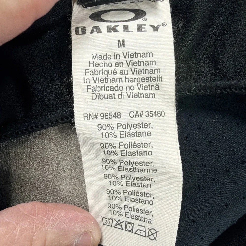Oakley gray black